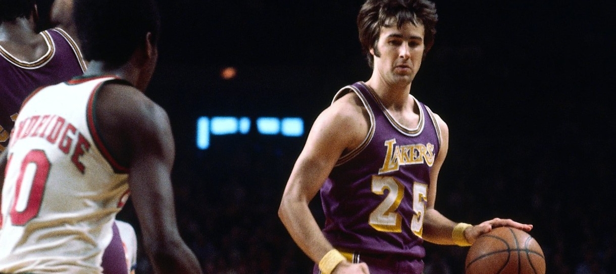 Camisas aposentadas do Lakers Gail Goodrich