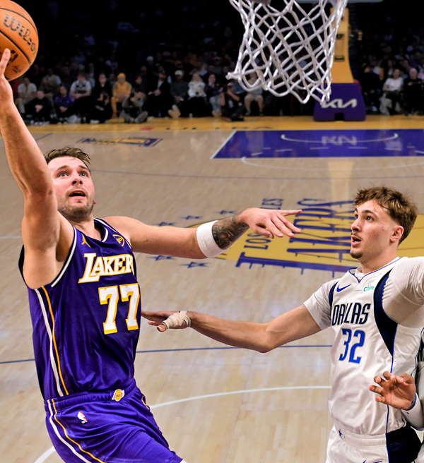 Lakers tem show de Reaves e Luka na vitória sobre o Mavericks