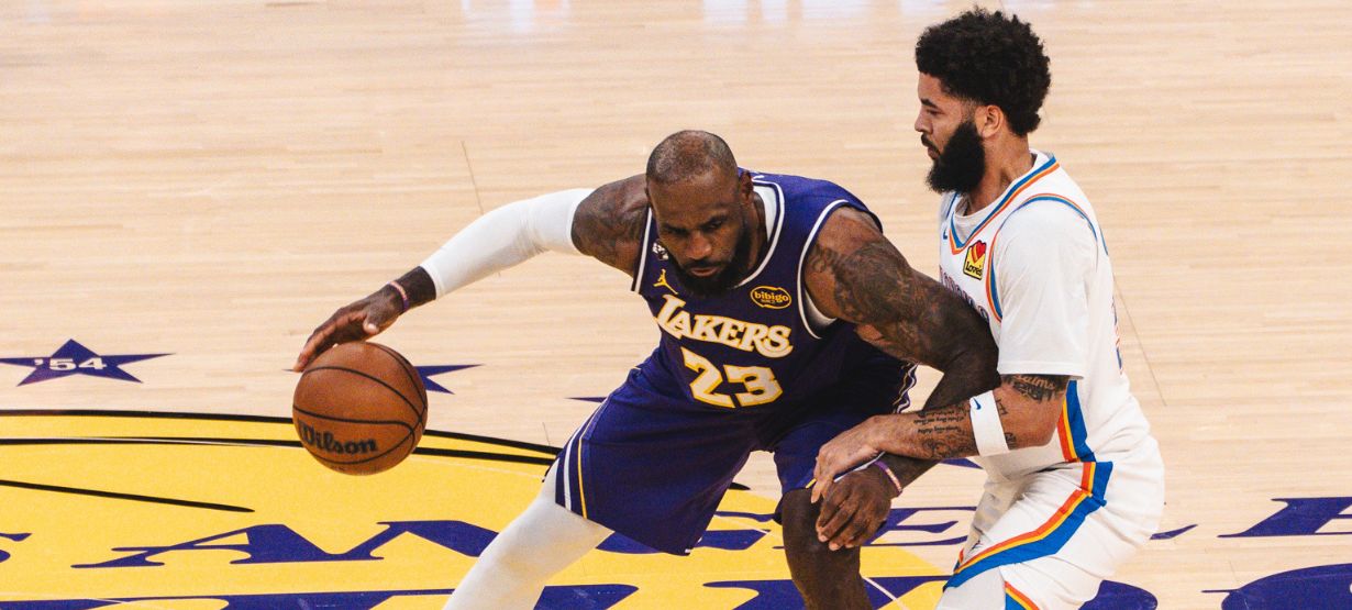 Lakers sofre derrota inacreditável no clutch time após jogo acirrado