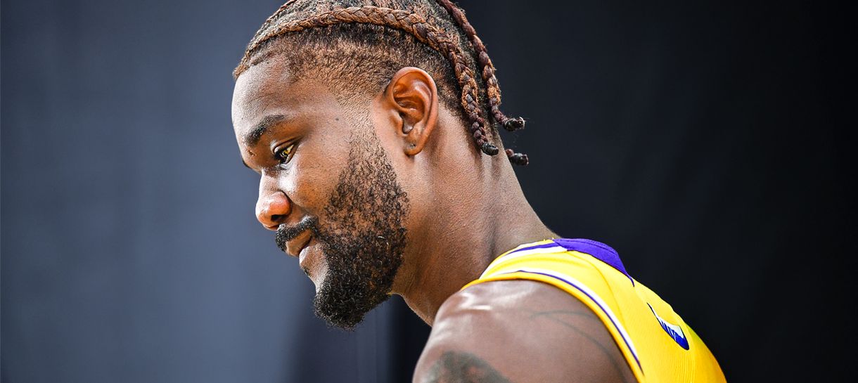 Deandre Ayton analisa seu primeiro jogo pelo Lakers