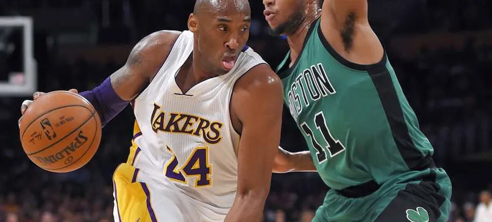 Kobe dá show à parte, mas Lakers perde para Celtics