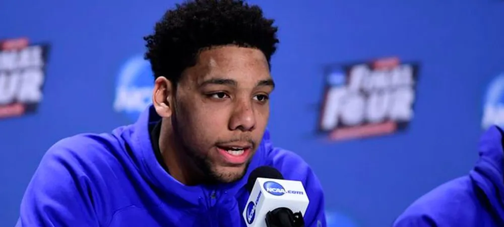 Okafor não vê a hora de jogar com Kobe Bryant