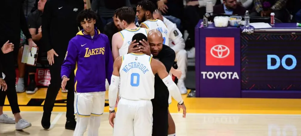 NBA: Festa no vestiário do Lakers viraliza após primeira vitória do time