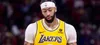 Anthony Davis chega em Dallas com semblante abalado após troca do Lakers