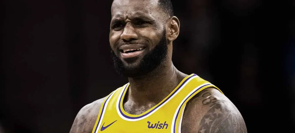 LeBron James reage a classificação de Stephen Curry no NBA 2K22