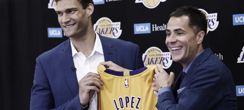 Qual o futuro de Brook Lopez com o Lakers?