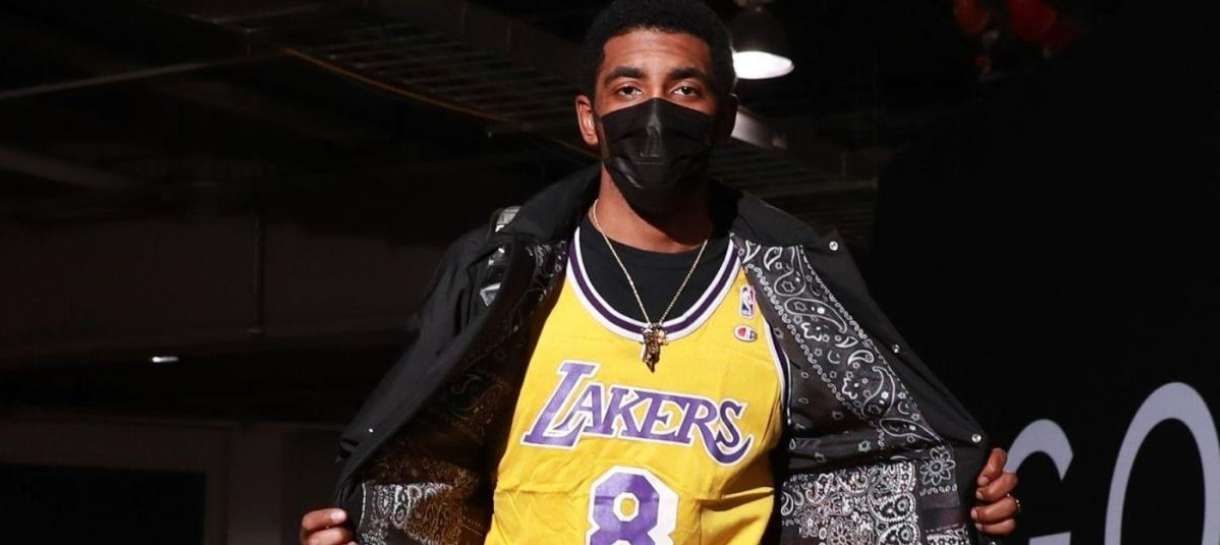 NBA: Kyrie Irving se rende a Kobe Bryant e faz bonita homenagem