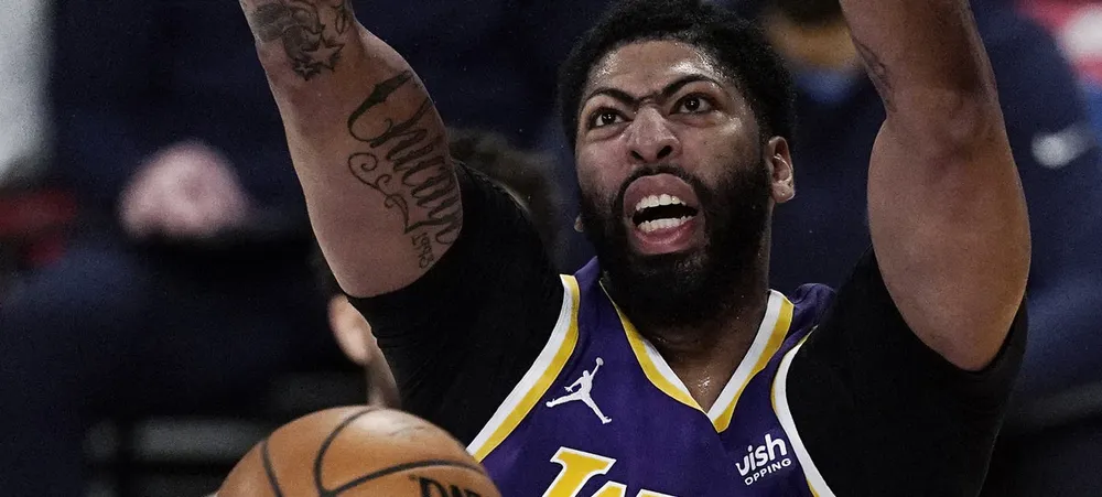 Com Anthony Davis de volta, Lakers vence sua sétima partida seguida