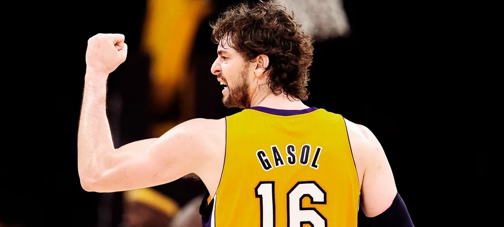 O Lakers deve aposentar a camisa de Pau Gasol?