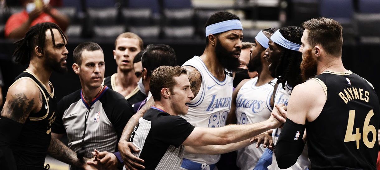NBA: Lakers atropela Raptors em jogo com briga e chuva de bola de três pontos