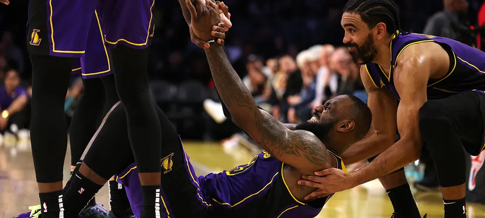 LeBron James sofre nova lesão e pode perder o restante da temporada