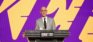 Pelicans toma grande decisão que afeta a escolha do draft do Lakers