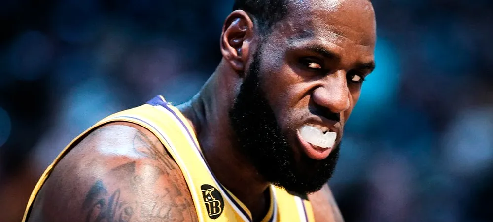 LeBron James discute em quadra com Stephen A. Smith após vitória do Lakers