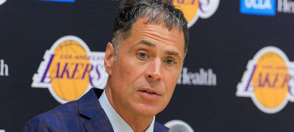 O Lakers está montando um segundo time fora da quadra