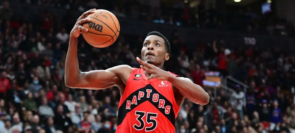 Lakers acerta contratação do pivô Christian Koloko