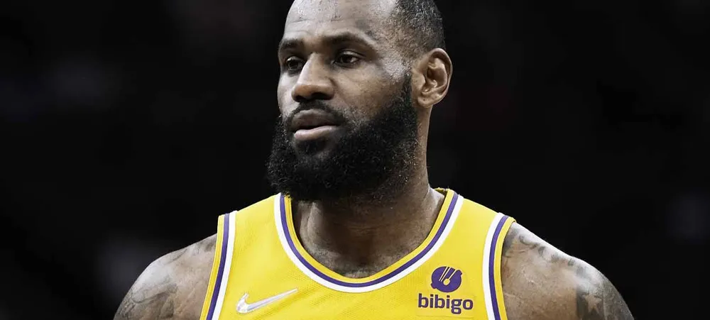 NBA: LeBron James pede desculpas a torcida do Lakers