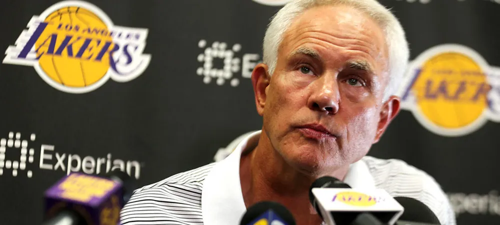 Lakers fecha prazo de trocas sem negociações