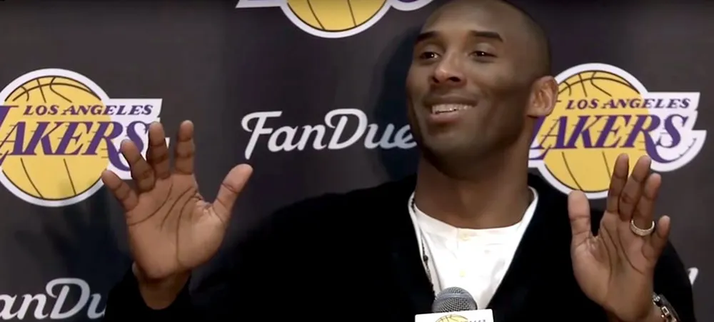 Dwayne Wade invade entrevista coletiva de Kobe Bryant