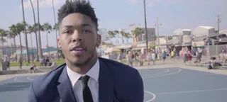 Brandon Ingram detona em Venice Beach… de terno