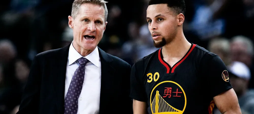 Steph Curry e Steve Kerr defendem o comportamento de Luke Walton