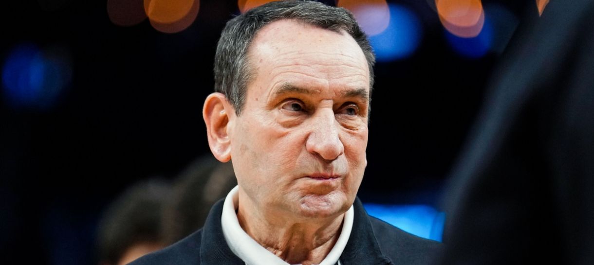 Mike Krzyzewski estaria envolvido na busca do próximo técnico do Lakers