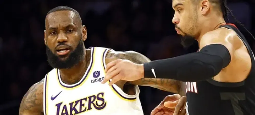 Com elenco saudável, Lakers vence Rockets com facilidade