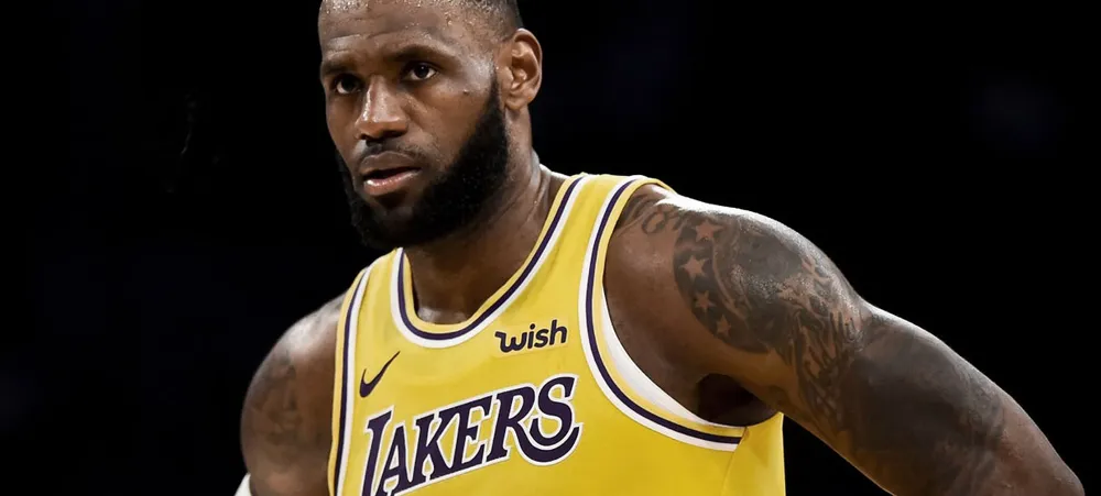 LeBron James quebrou o protocolo da NBA contra a COVID-19