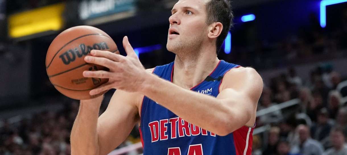 NBA: Lakers de olho em 3 jogadores para troca