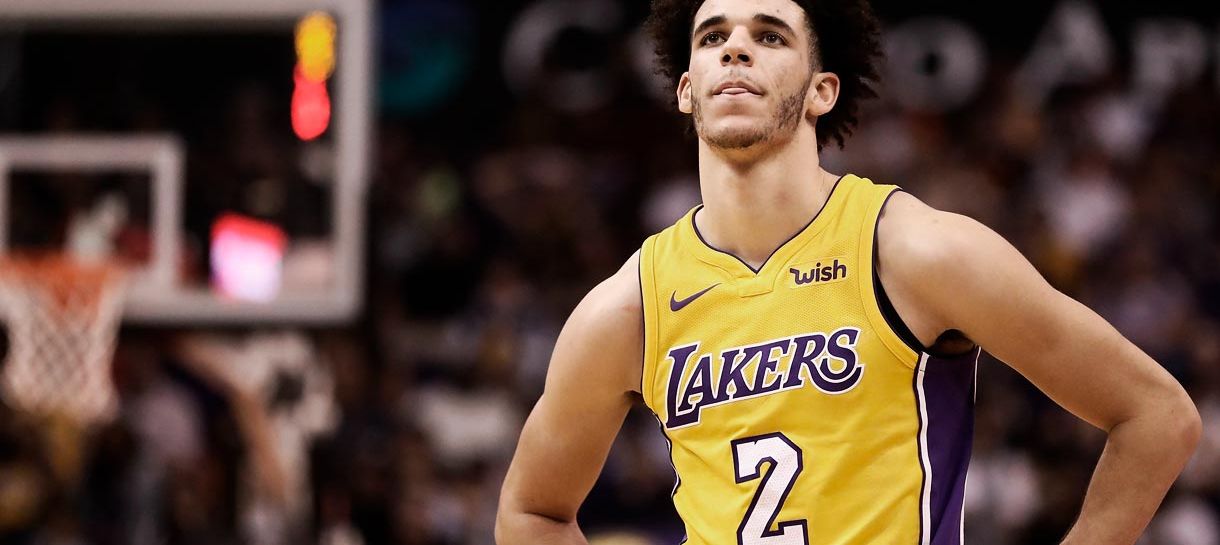 Lakers esclarece situação da lesão de Lonzo Ball