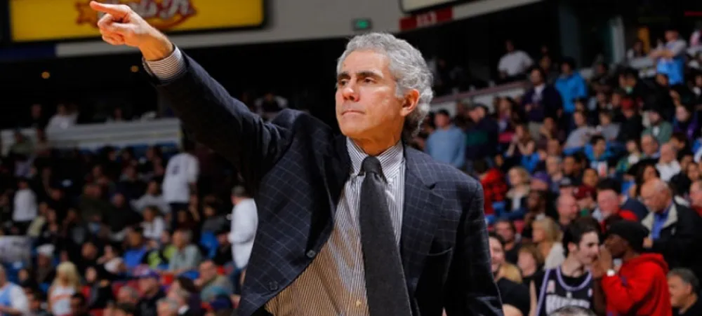 Lakers anuncia Jim Eyen como assistente de Byron Scott