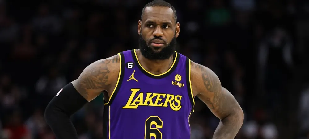NBA: LeBron James fininho depois de retorno de lesão