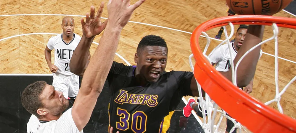 Lakers x Nets: briga de cachorro magro