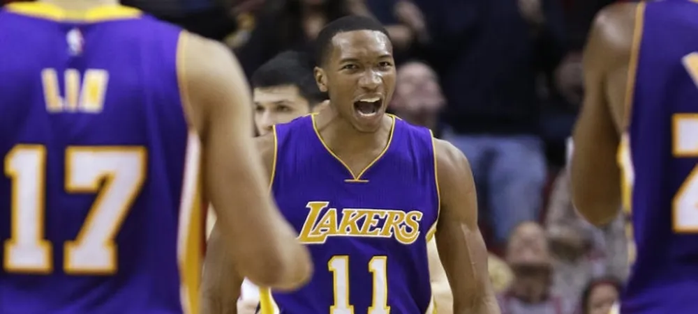 Lakers derruba Rockets e vence segunda seguida