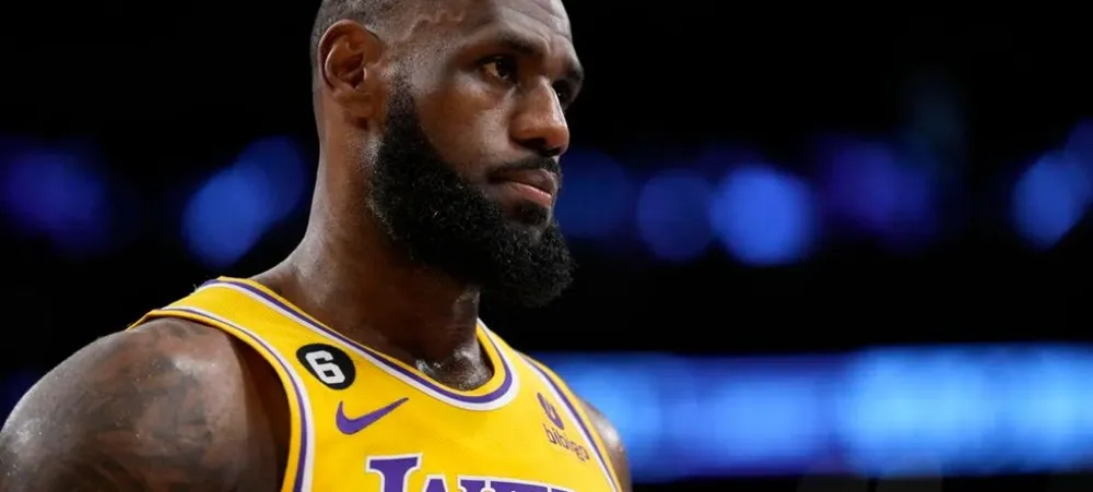 NBA: LeBron James vai precisar de um tempo significativo para se recuperar