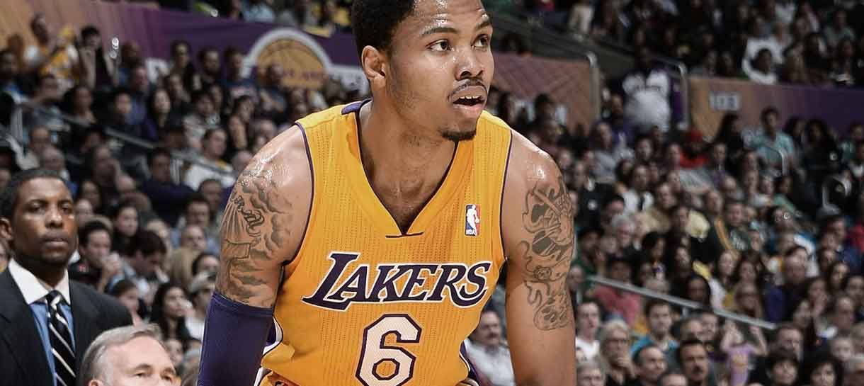 NBA: Kent Bazemore rercusa mais dinheiro do Warriors para assinar com o Lakers