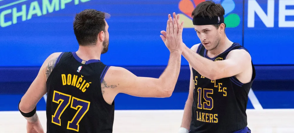 Após extensão milionária, Reaves se une a Doncic para pressionar o Lakers