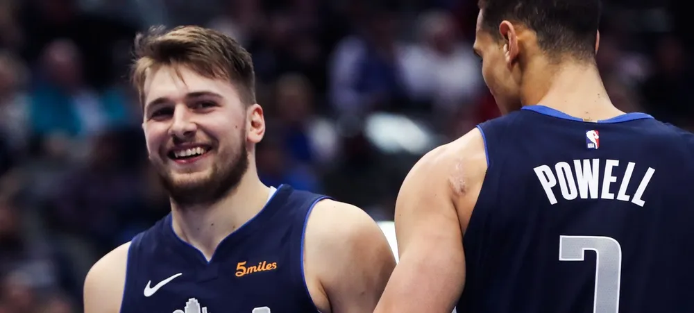Por que Dwight Powell pode virar o reserva de Kessler