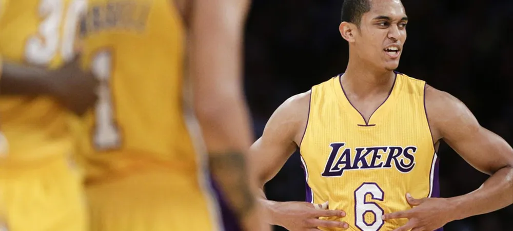 Lakers recebe Suns em busca da terceira vitória seguida