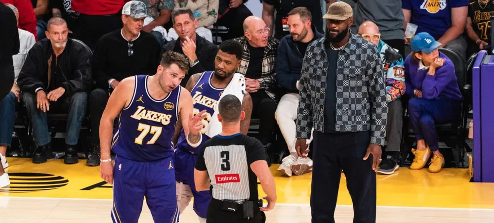 Arbitragem polêmica de Lakers x Spurs entra para a história da NBA