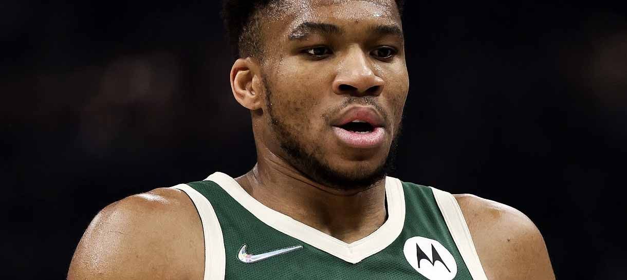 NBA: Giannis Antetokounmpo iguala recorde de 20 anos de Shaquille O'Neal