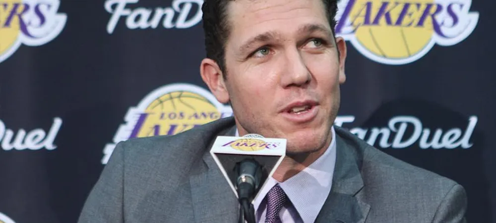 Walton é apresentado com discurso motivador