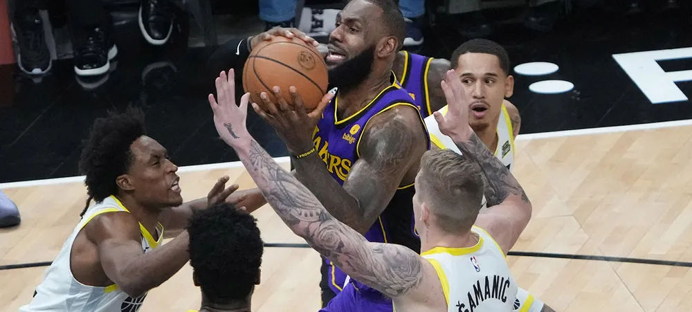 NBA: Lakers vence Jazz na prorrogação com jogada decisiva de LeBron James