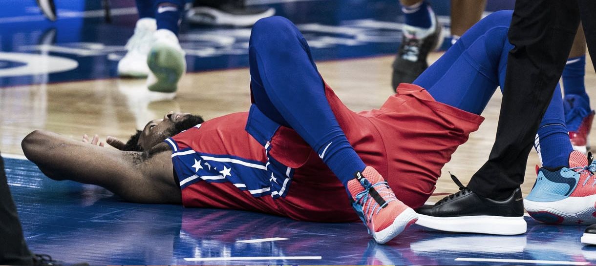 NBA: Joel Embiid culpa LeBron James por contusão