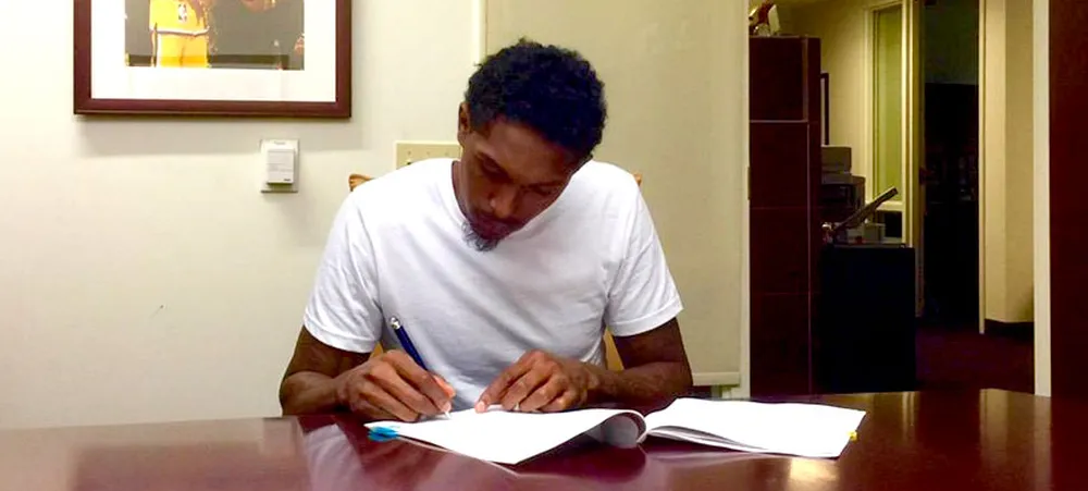 Lakers oficializa chegada de Hibbert, Brown e Williams