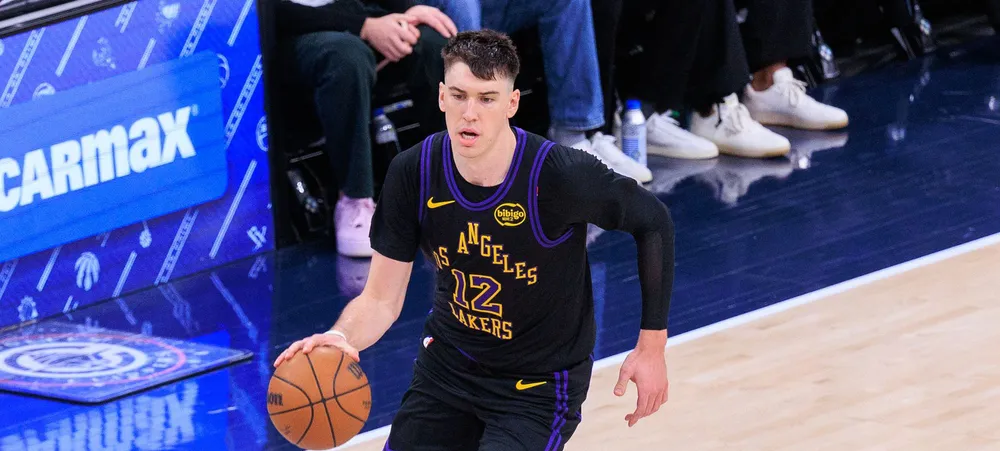 Jake LaRavia encerra temporada regular sem nenhum desfalque