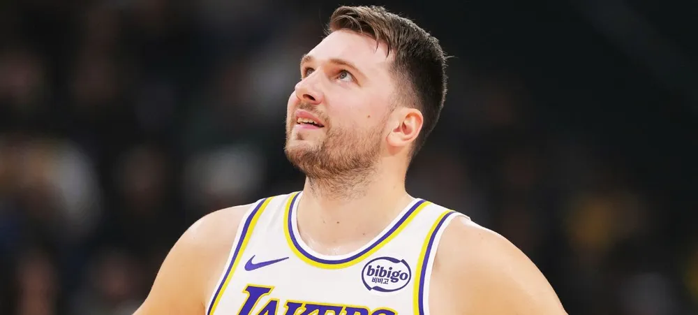 Vai jogar? Luka viaja com o Lakers para enfrentar o Suns mesmo após lesão