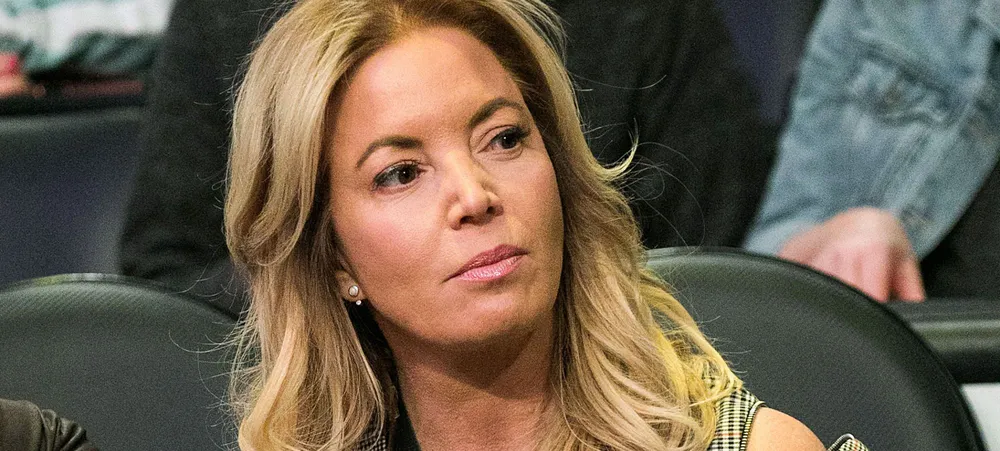 Jeanie Buss leva briga de família à Justiça para manter o Lakers
