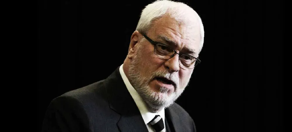 NBA: Phil Jackson pode ter planos de trocar LeBron James na offseason