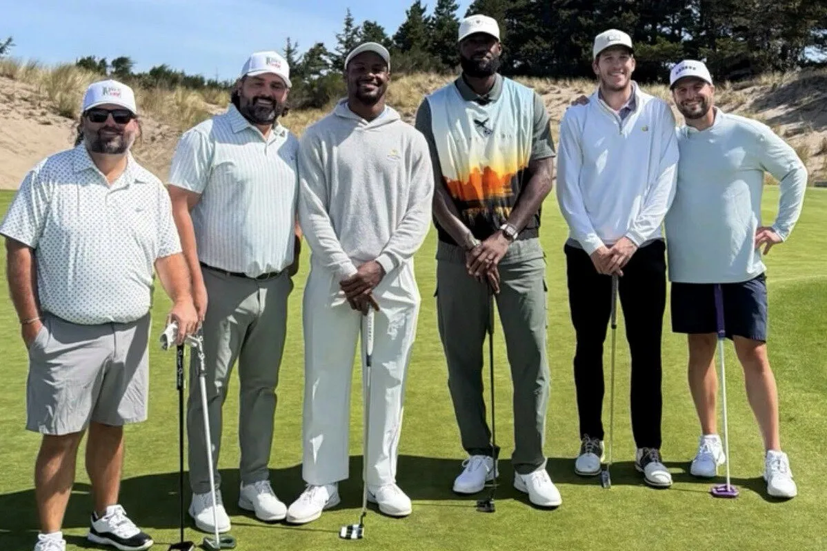 LeBron James reencontra Austin Reaves e Bronny James num dia de golfe após deixar o Lakers