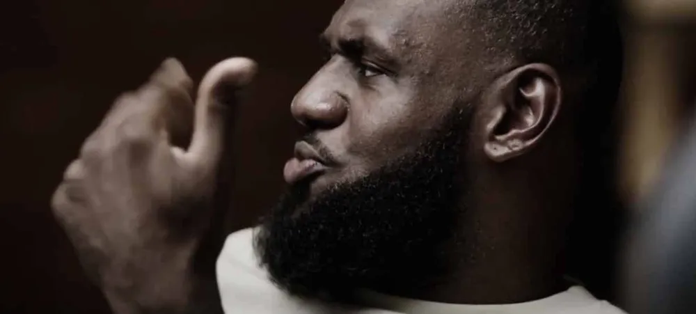 NBA: LeBron James brinca e volta a falar que gostaria de jogar no Warriors